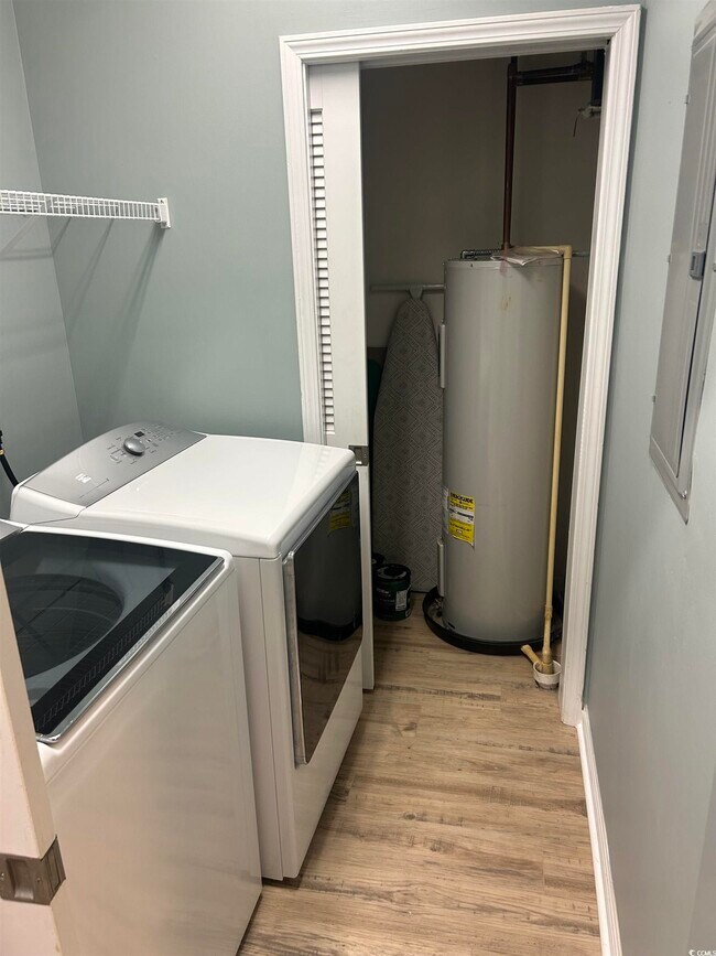 Foto del edificio - 4104 Pinehurst Cir