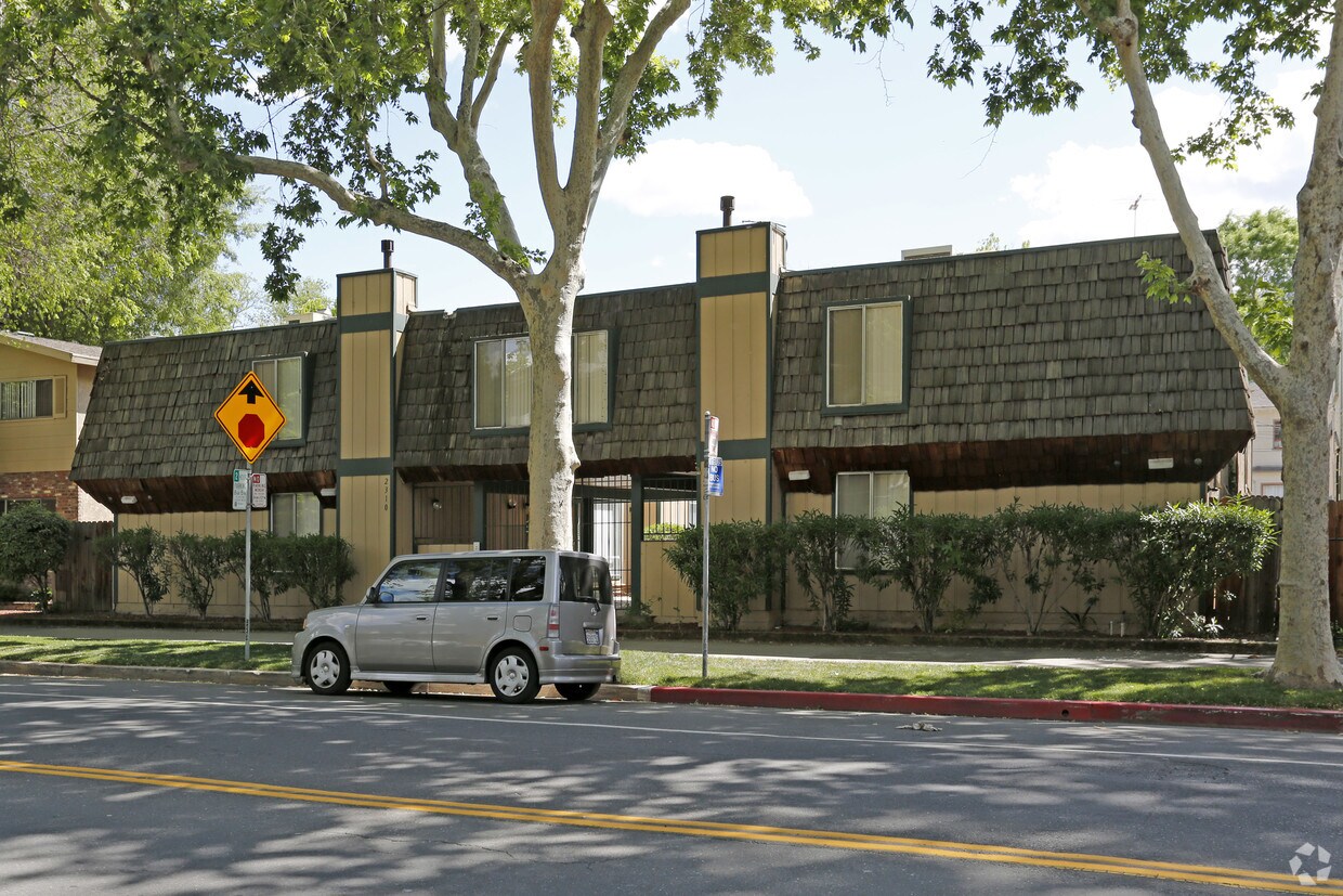 Foto del edificio - 2306-2310 Capitol Ave