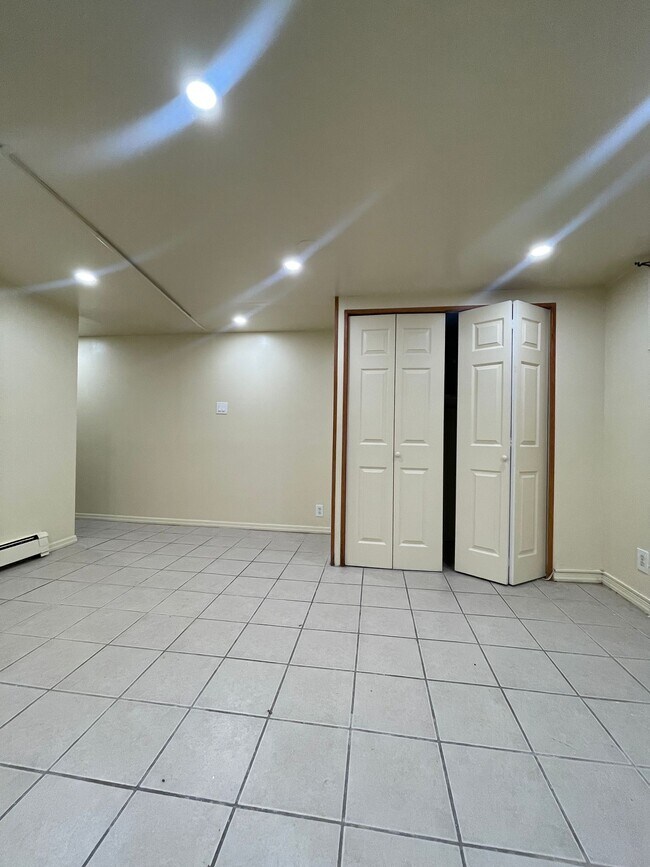 6 Rose Ave Sótano - 6 Rose Ave