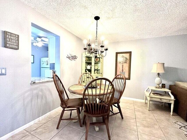 Foto del edificio - 330 NE 26th Ave