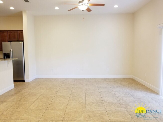 Foto del edificio - Beautiful 3 Bedroom Townhouse in The Palm ...