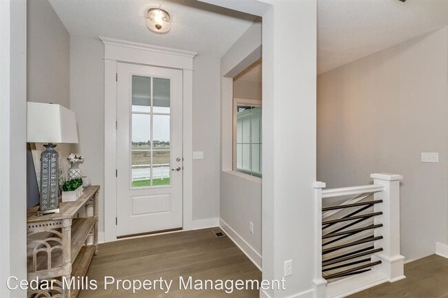 Building Photo - 5 br, 4 bath House - 2418 N Bluestone ST