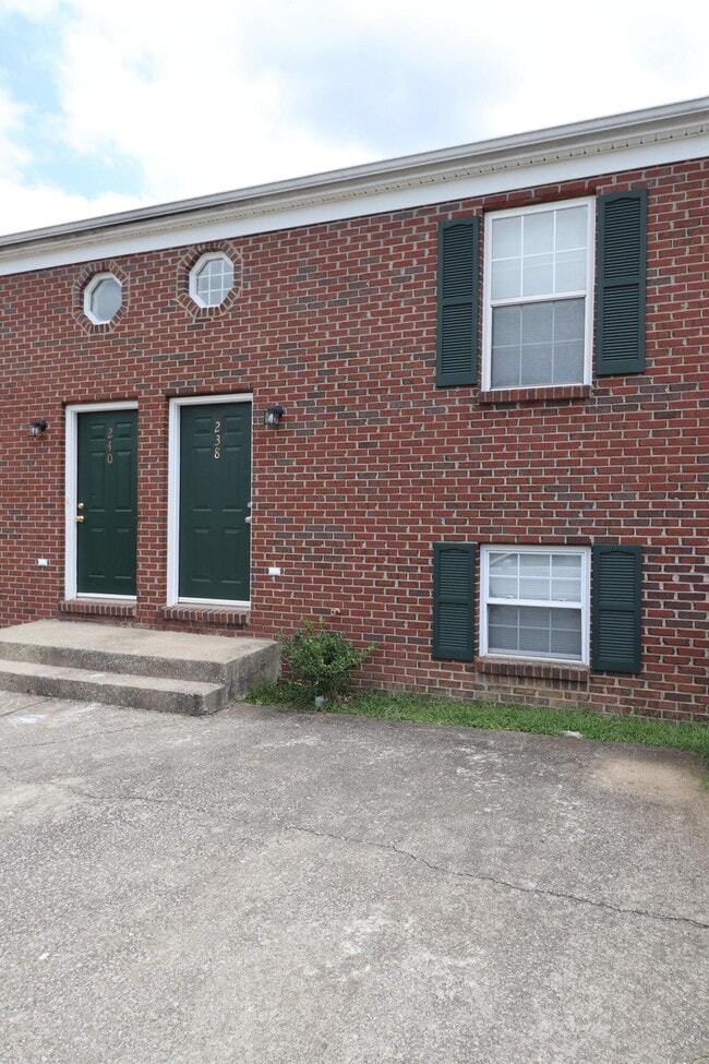 Building Photo - 238 Lakeview Dr