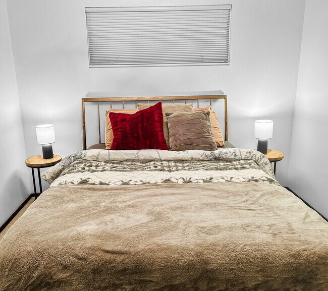 Foto del edificio - 2445A 55th Ave SW