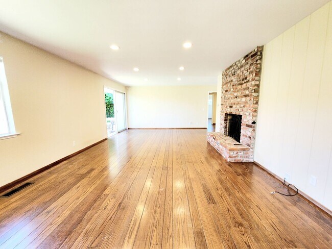 Building Photo - Serene 2 bedroom home in the San Mateo hills