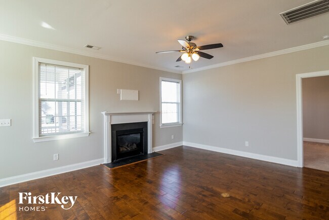 Building Photo - 412 Topcrest Ln