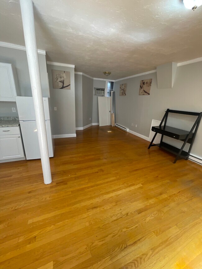 Foto del edificio - 159 Endicott St
