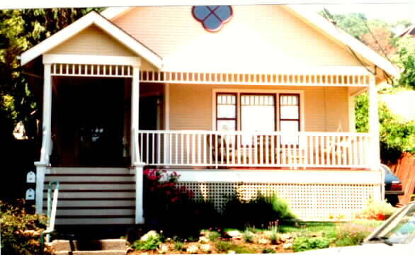 Building Photo - 71 Sunnyside Ave