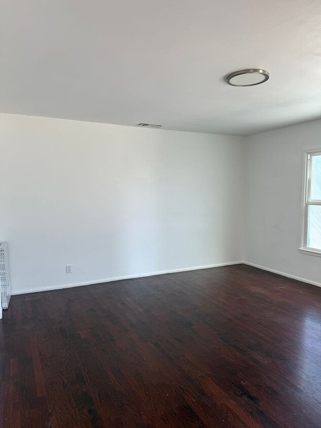 Primary Photo - Van Nuys, 2br -1ba HOME