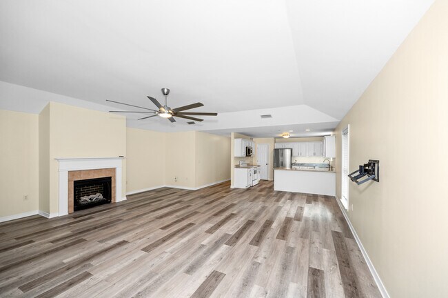 Foto del edificio - 25930 Overton Dr