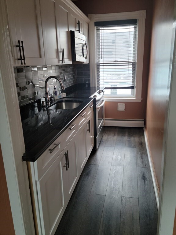 11 Federal St Unit 3, Haverhill, MA 01832 Room for Rent in Haverhill