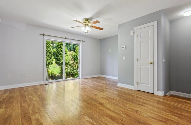 Foto del edificio - 43 Harbor View Ln