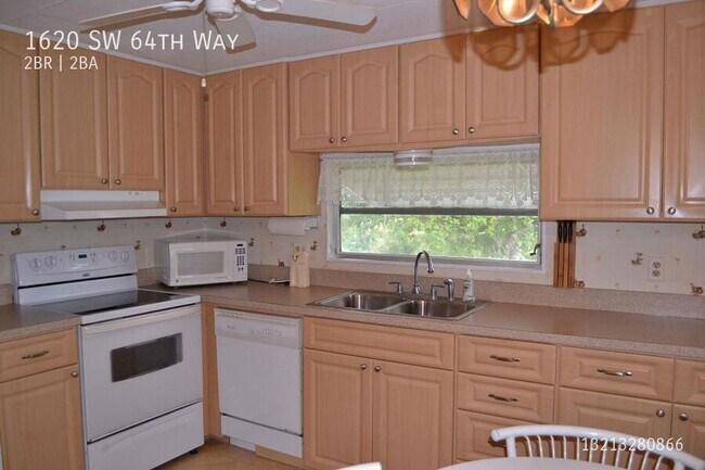 Building Photo - 1620 SW 64th Way
