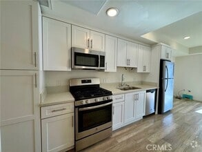 Building Photo - 1025 S Berendo St