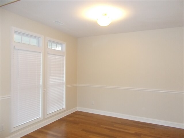 Foto del edificio - 1505 Bucklebury Ct