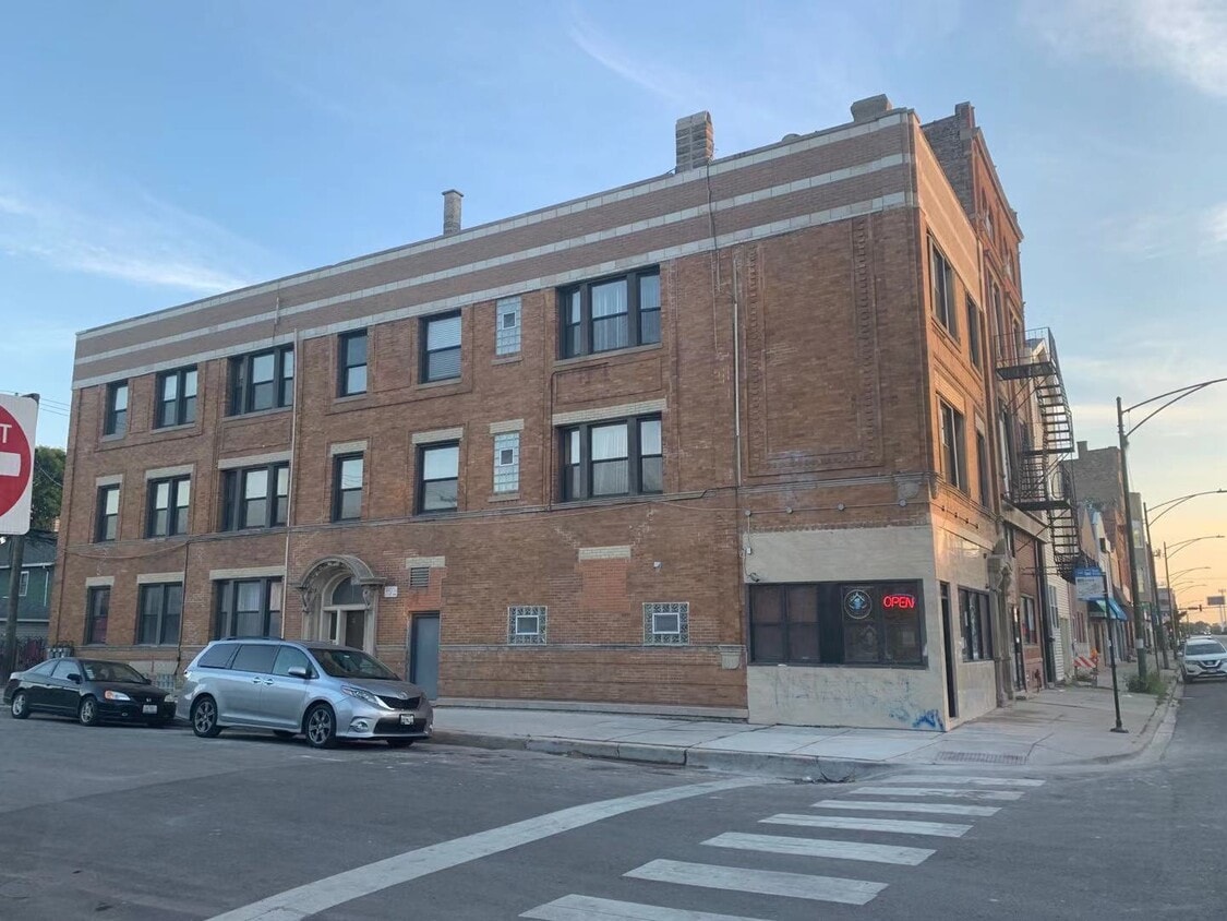 2951 S Archer Ave Unit 1R, Chicago, IL 60608 Apartments in Chicago