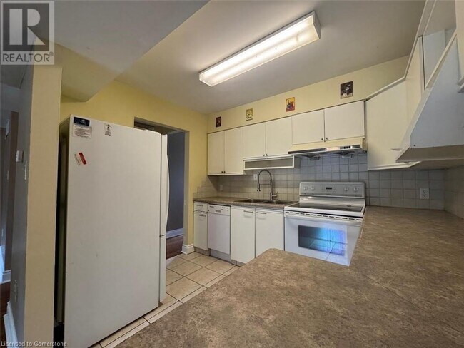Building Photo - 20 Paulander Dr