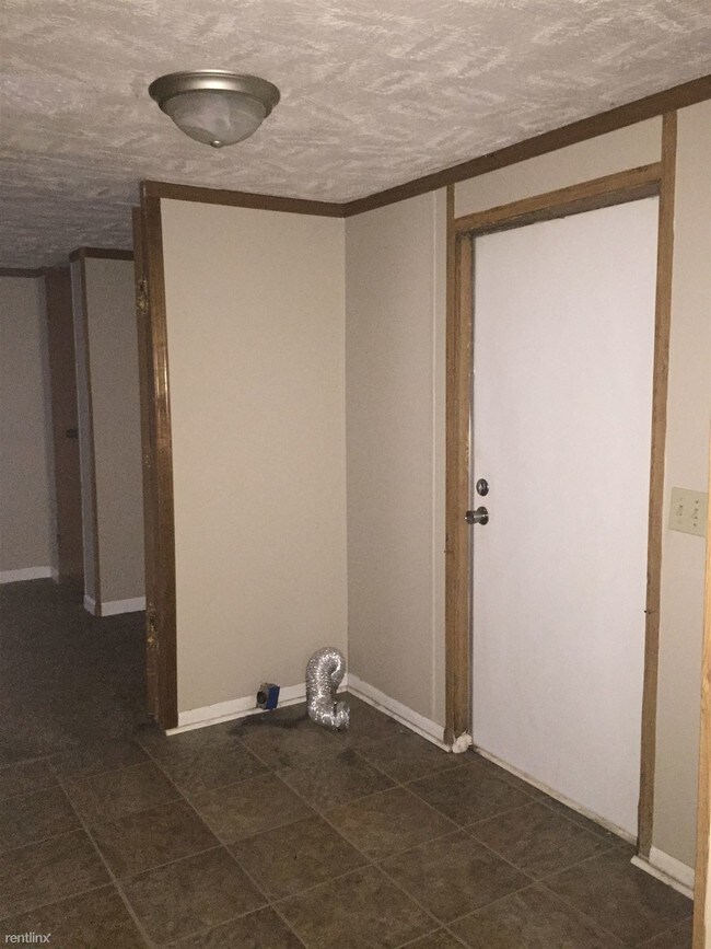 Building Photo - 26 Yoakum Cir