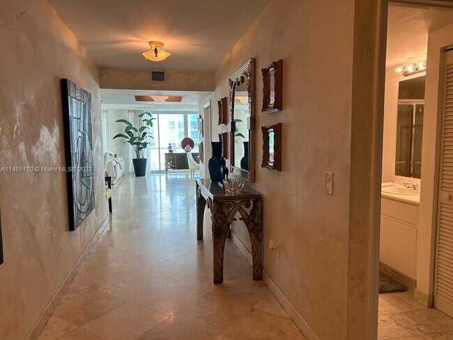 Foto del edificio - 16400 Collins Ave