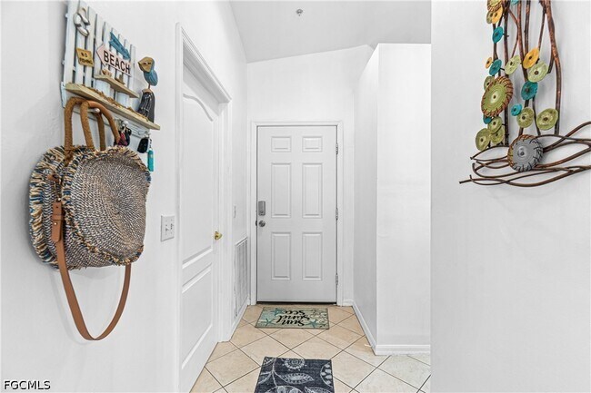 Foto del edificio - 12181 Summergate Cir