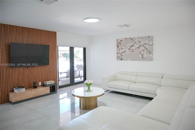 Foto del edificio - 13355 SW 207th Ave