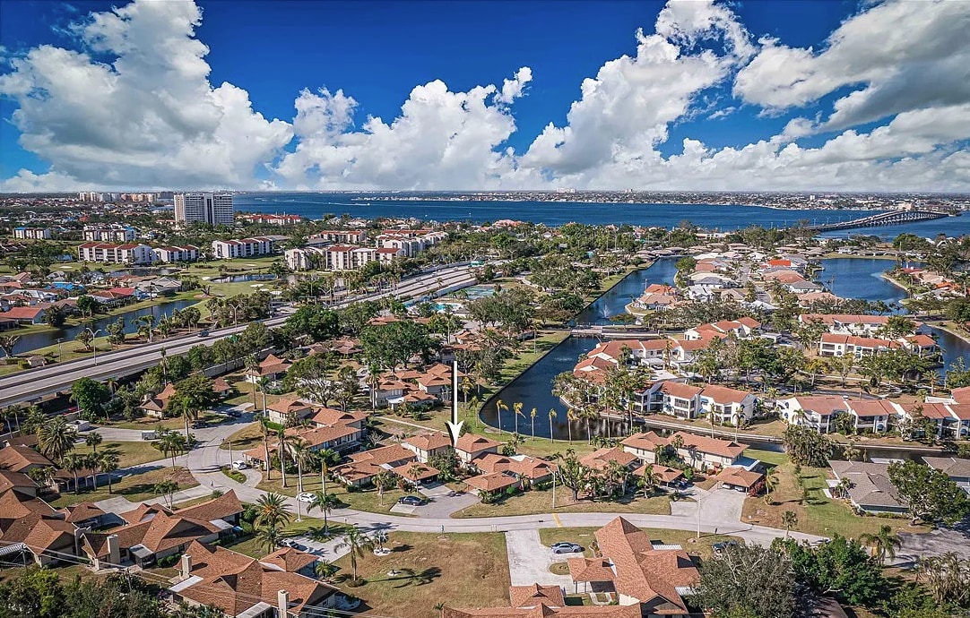 Aerial View over the Caloosahatchee - 4267 Island Cir