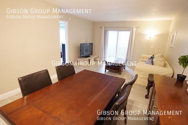 Foto del edificio - 3000 E SUNRISE LAKES Dr