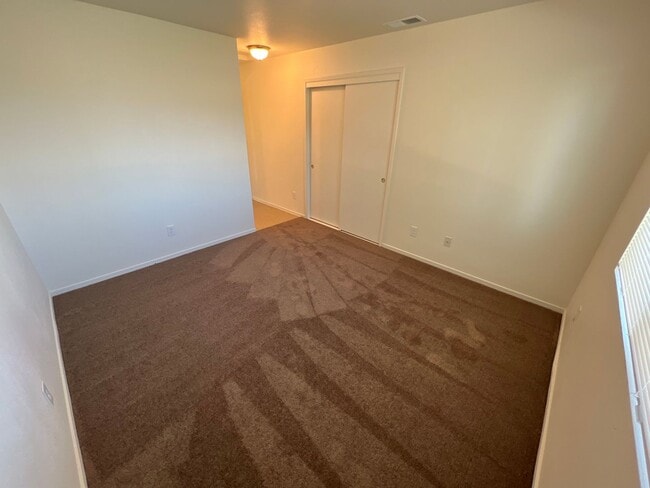 Building Photo - Great 2 Bedroom Home!