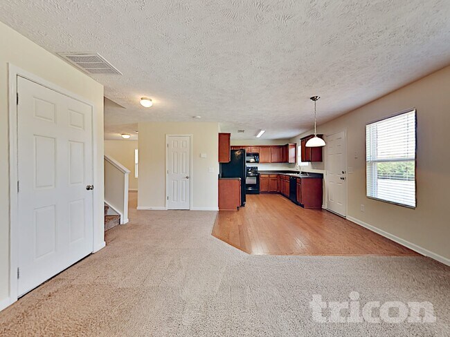 Foto del edificio - 1009 Harmony Ln