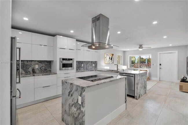 Foto del edificio - 2115 NE 37th Dr