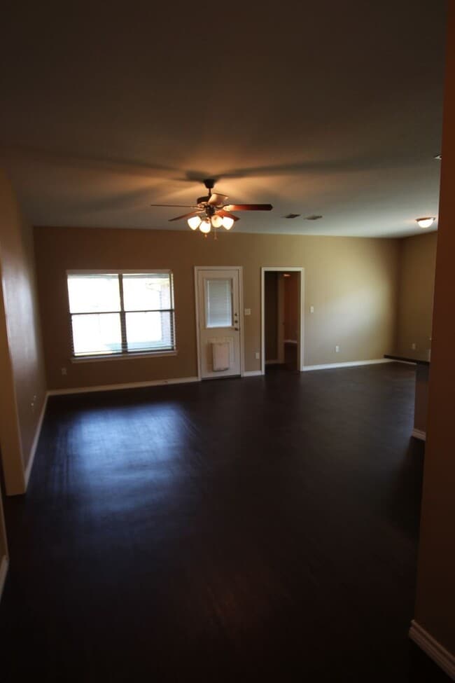 Foto del edificio - COMING SOON! - Gorgeous 3 Bedroom Home in ...