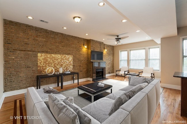living room - 4847 S Vincennes Ave