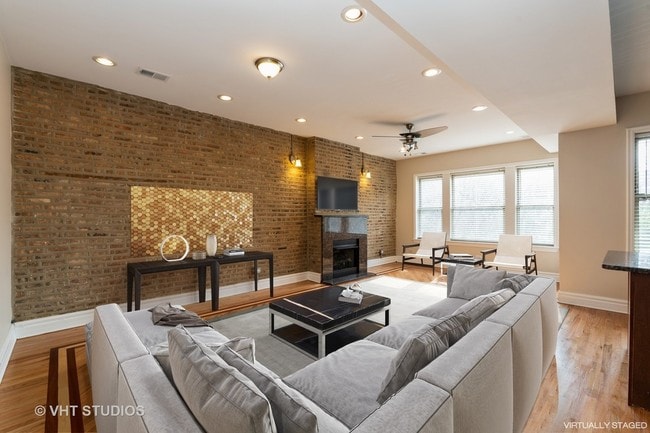 living room - 4847 S Vincennes Ave