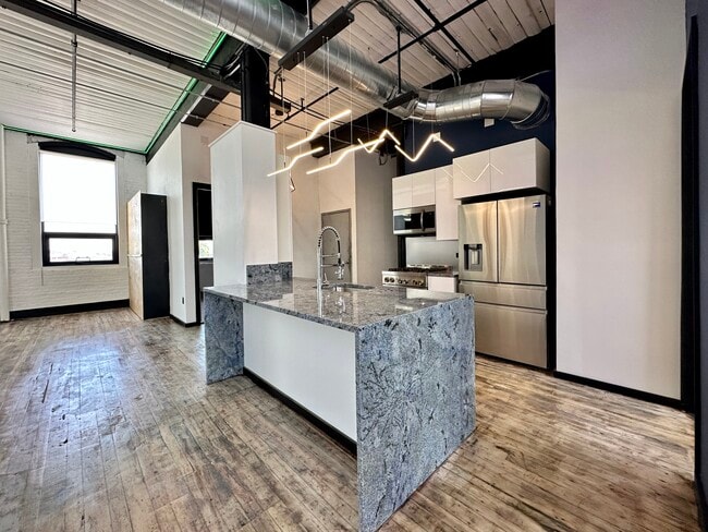Building Photo - 111 Summer St
