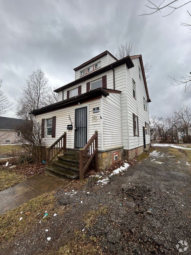 Building Photo - 3818 E 144th St