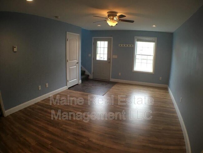 Building Photo - 35 Basketball Ct