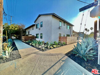 Building Photo - 901 S Barrington Ave