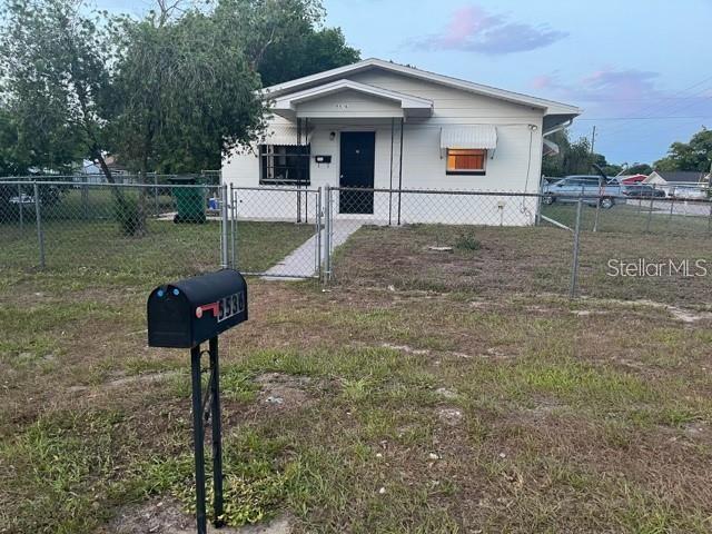 Foto principal - 5536 5th St