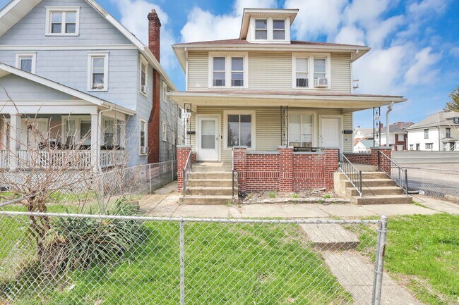 Building Photo - 27-29 S Terrace Ave