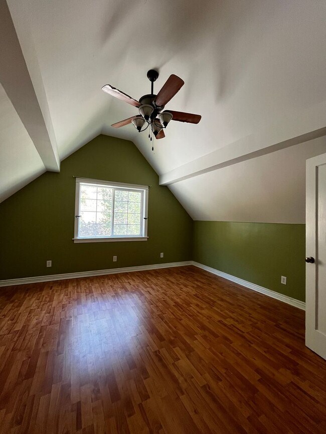 Foto del edificio - 3 bedroom, 2 bath house located on the Sunnyside of Kellogg, Idaho