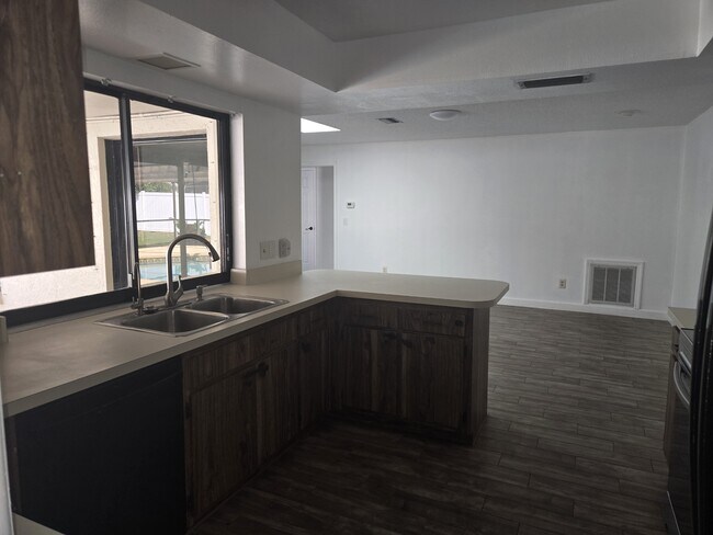 Foto del edificio - 1530 Fife Ct