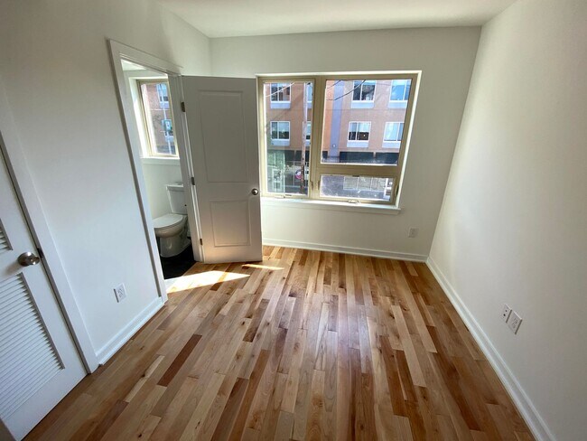 Foto del edificio - 1537 Cecil B. Moore Ave