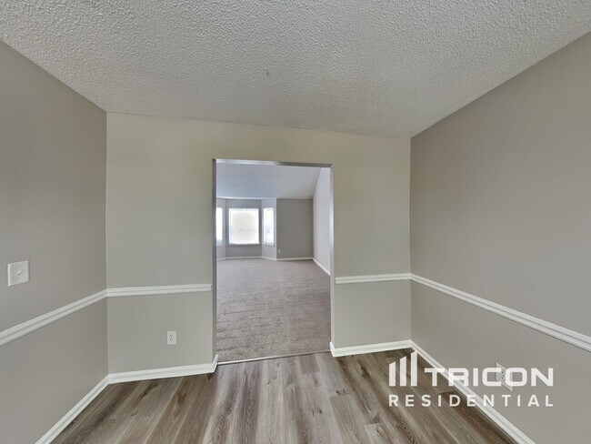 Building Photo - 5332 Shirewick Dr