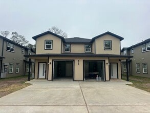 Building Photo - 161 S 10th St