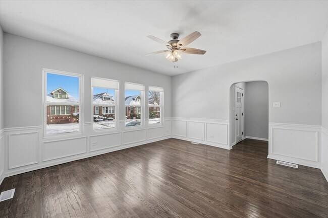 Foto del edificio - 7940 S Perry Ave