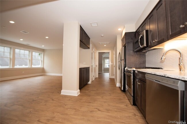 Building Photo - 444 New York Ave