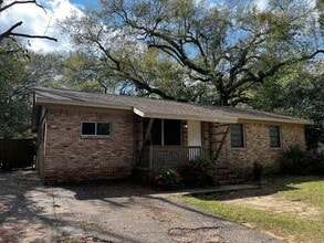 Building Photo - 5323 Forest Park Dr