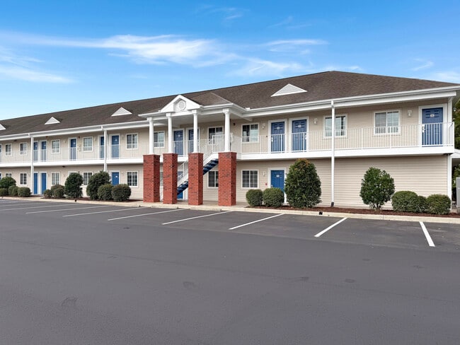 Building Photo - Carolina Court Apartments
