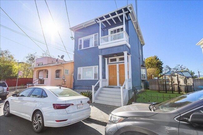 Foto del edificio - 1517 Willow St - 2 Bedroom | 1 Bath | Duplex