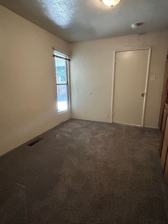 Foto del edificio - 1020 Warner St